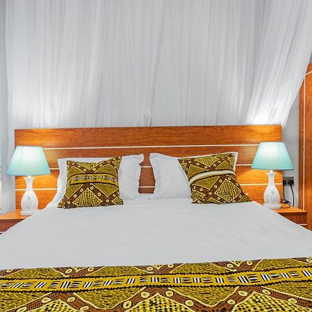 Ambrosia Heights Entebbe Hotel Bagian luar foto
