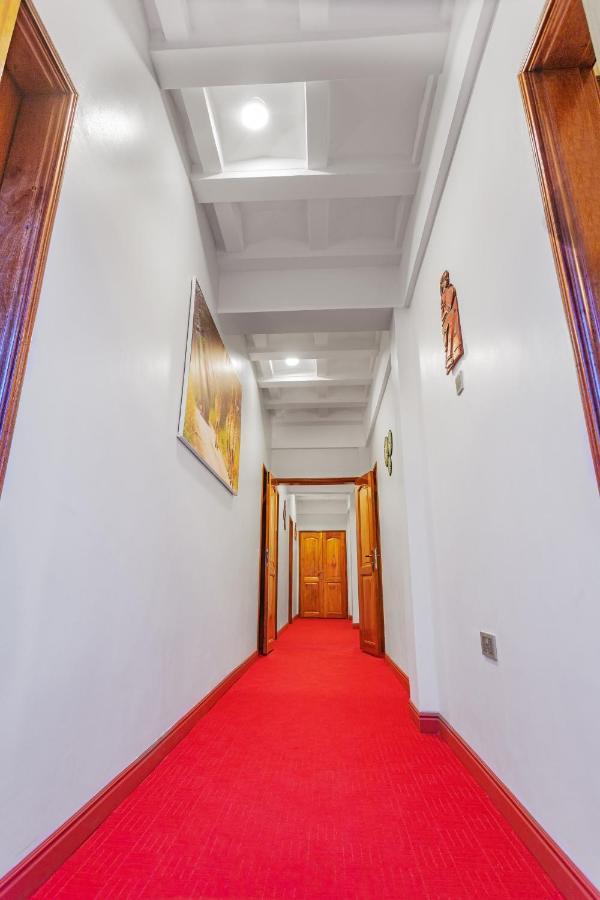Ambrosia Heights Entebbe Hotel Bagian luar foto
