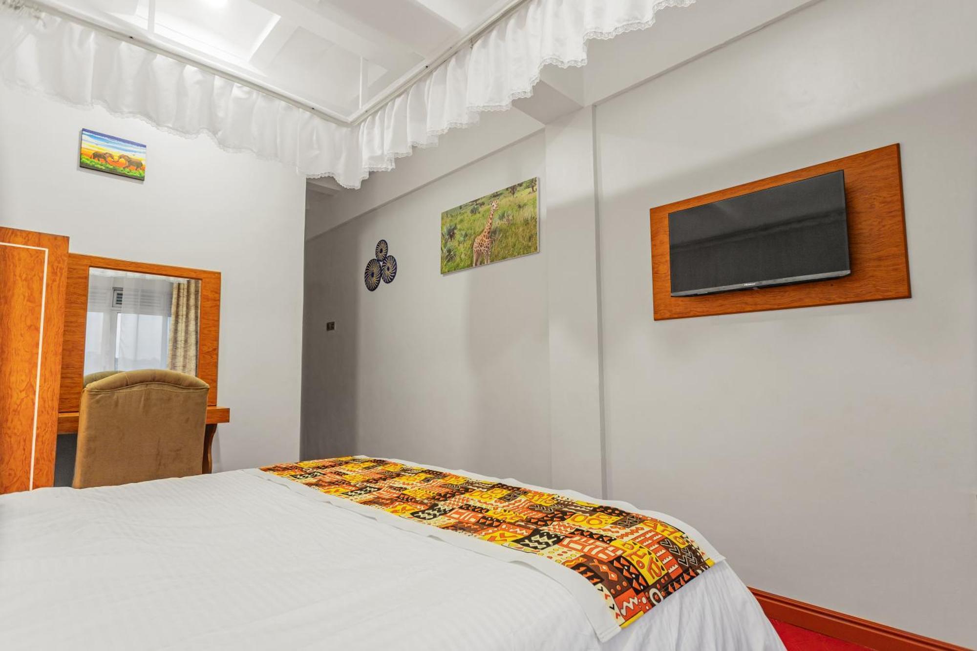 Ambrosia Heights Entebbe Hotel Bagian luar foto