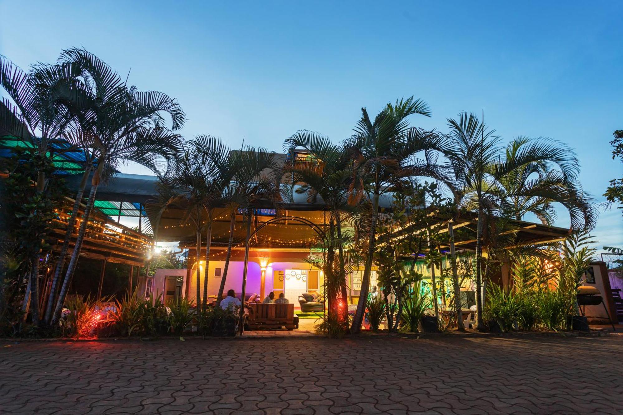 Ambrosia Heights Entebbe Hotel Bagian luar foto
