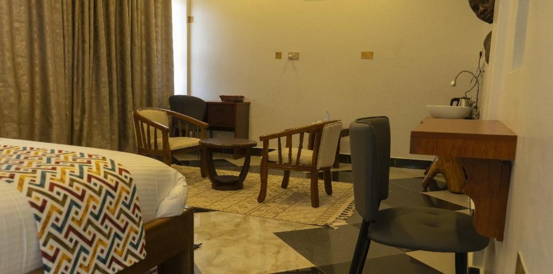 Ambrosia Heights Entebbe Hotel Bagian luar foto